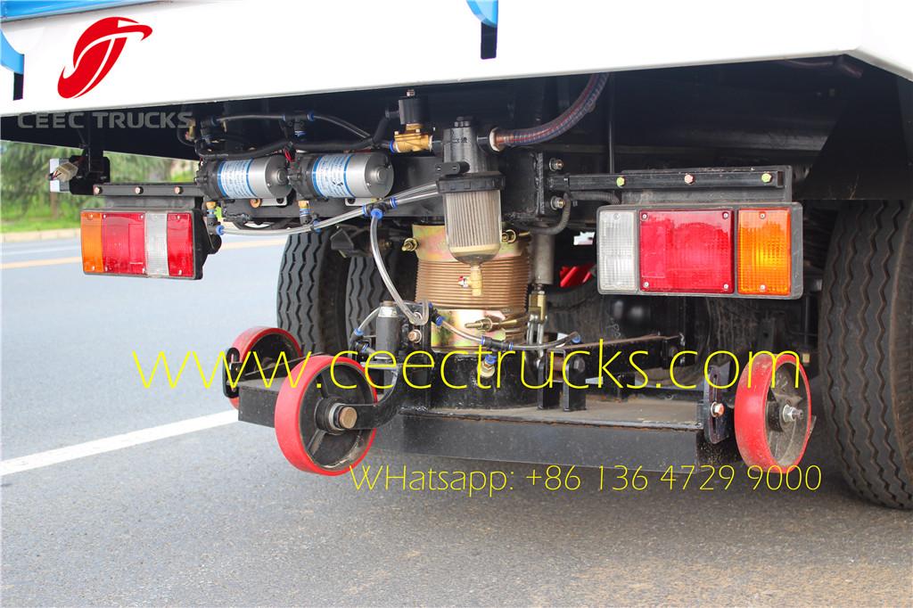 ISUZU 4 CBM road sweeper truck export nigeria ISUZU 4 CBM road sweeper truck export nigeria