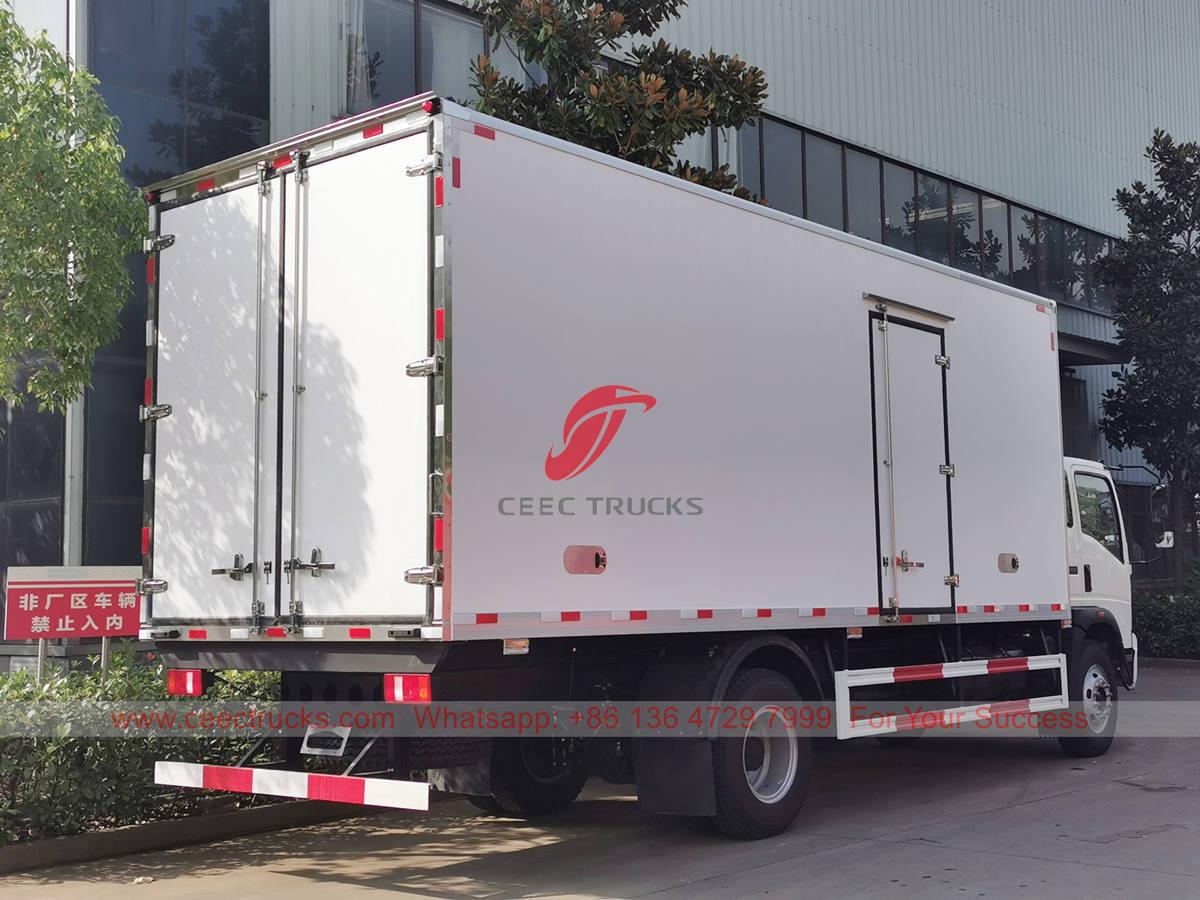 HOWO 6 wheels reefer truck HOWO 6 wheels reefer truck
