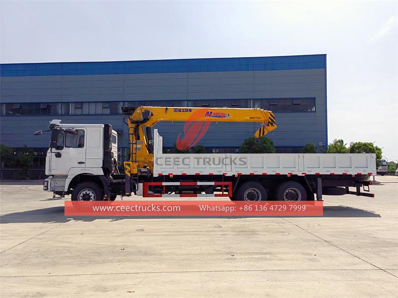 Shacman F3000 cargo truck with crane Shacman F3000 cargo truck with crane