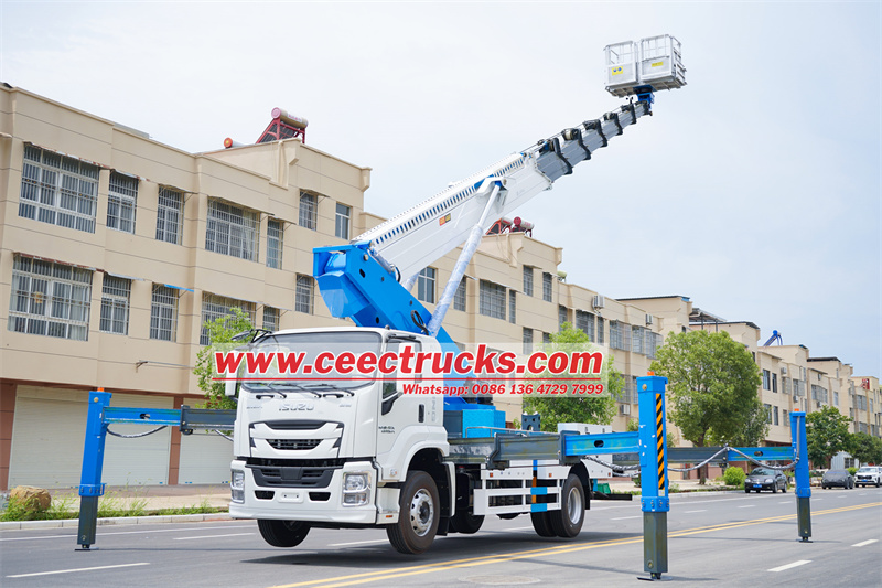 ISUZU FTR 45m aerial platform truck ISUZU FTR 45m aerial platform truck