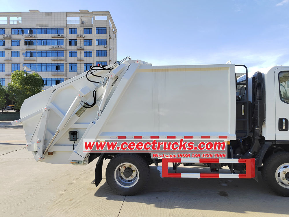 FAW garbage compactor truck