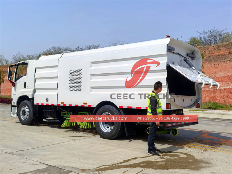 ISUZU FTR road sweeper truck