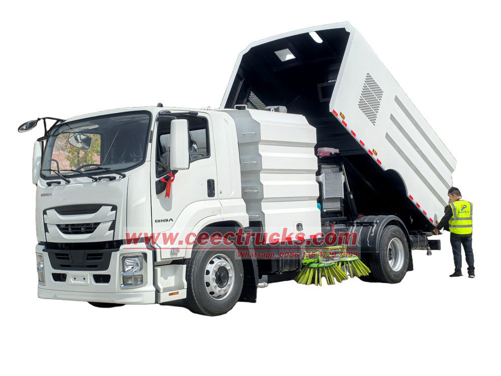 Isuzu GIGA road cleaning truck