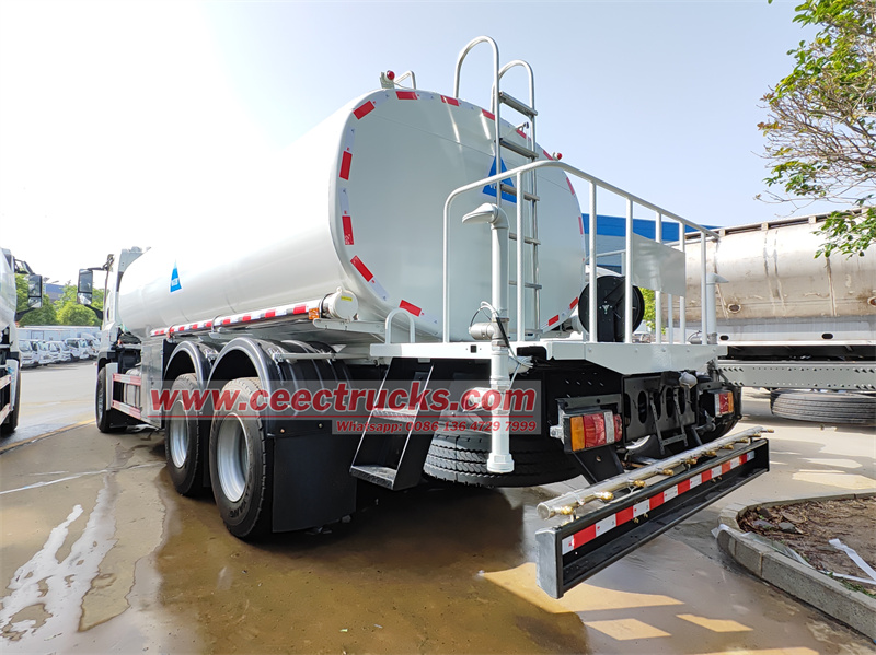 Isuzu GIGA 6X4 20CBM potable water delivery truck