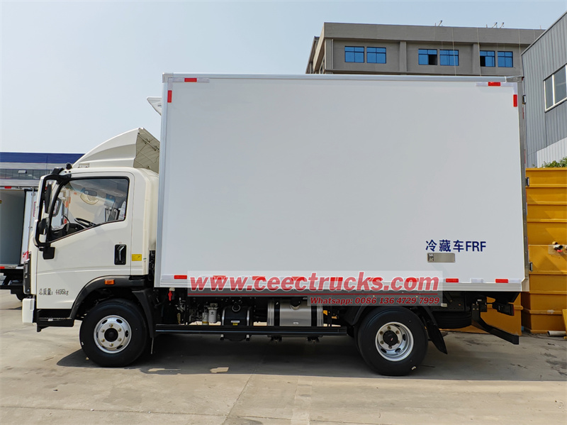 HOWO 4.1m refrigerator truck