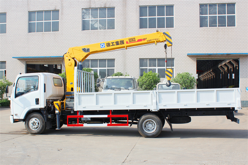 Isuzu NPR cargo truck with 3tons crane Isuzu NPR cargo truck with 3tons crane