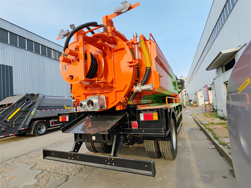 ISUZU FVR 10000L Vactor Jetter Truck