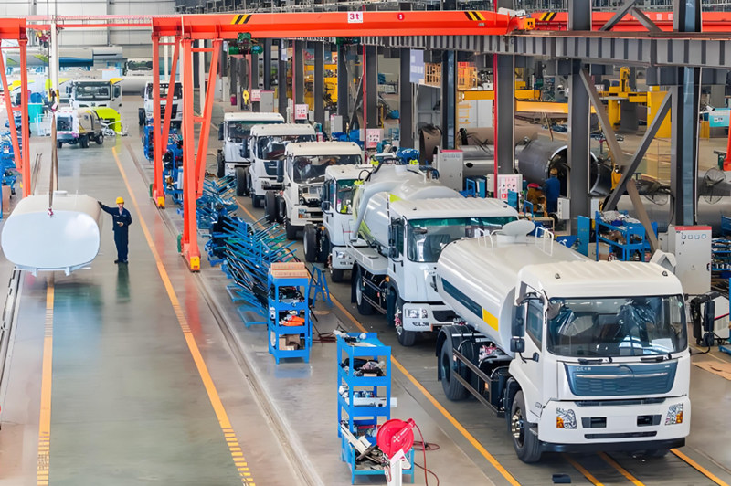 water tank truck factory