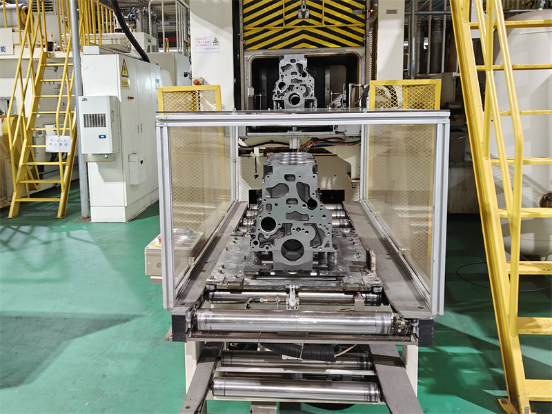 Isuzu FTR crane truck