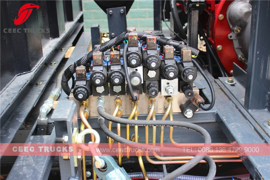 Dongfeng 4000L straatveegmachine