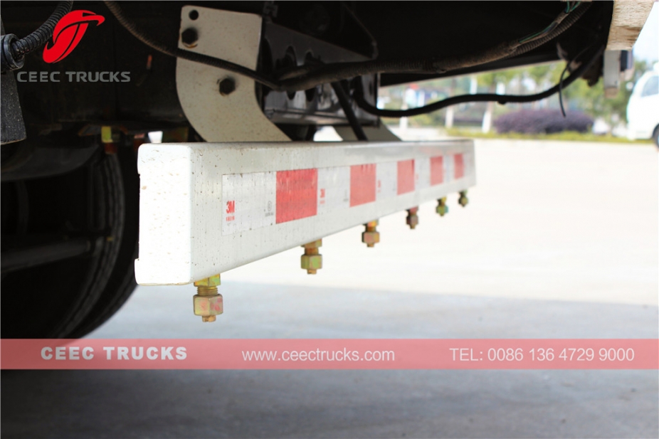 Dongfeng 5000L vacuüm straatveegmachine