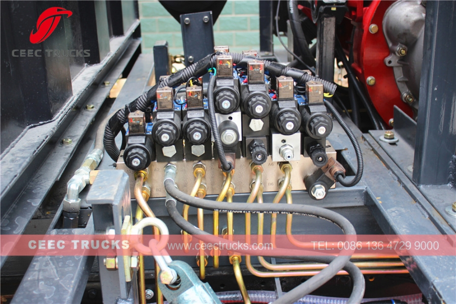 Dongfeng 5000L vacuüm straatveegmachine