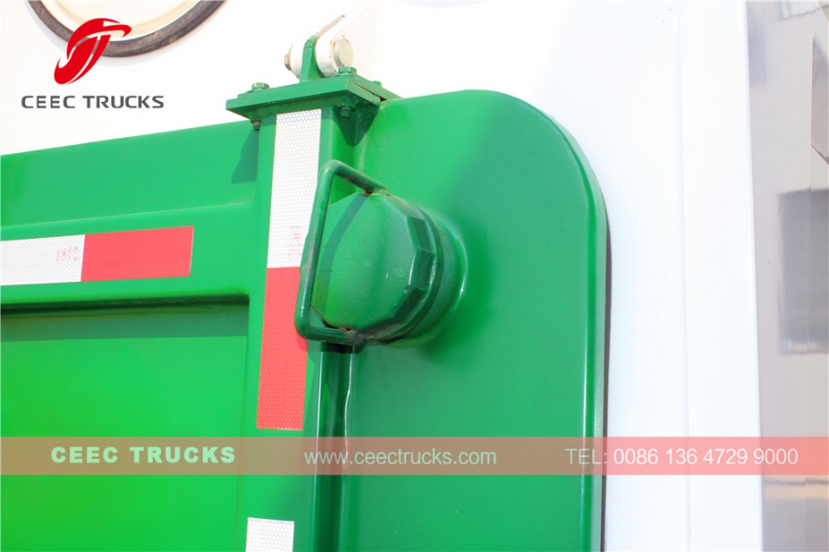 ISUZU 5 CBM vacuüm veegwagen