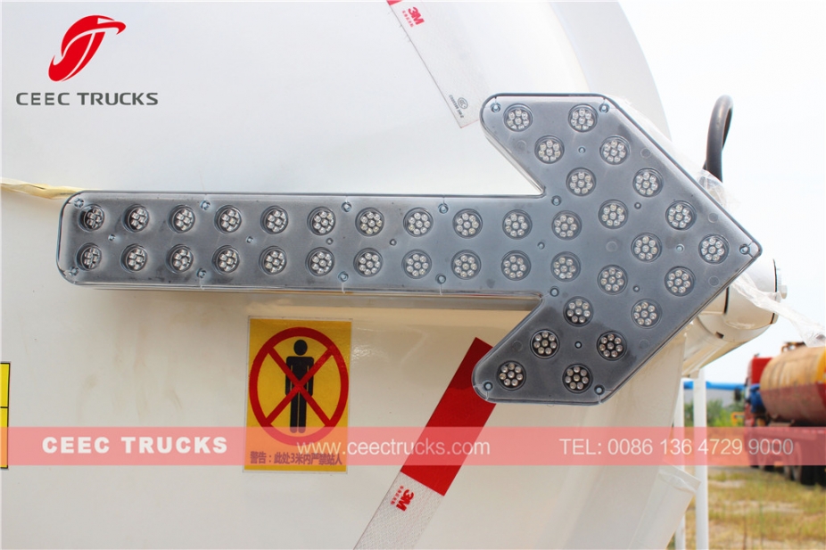 ISUZU 4.000L keukenafvaltankwagen