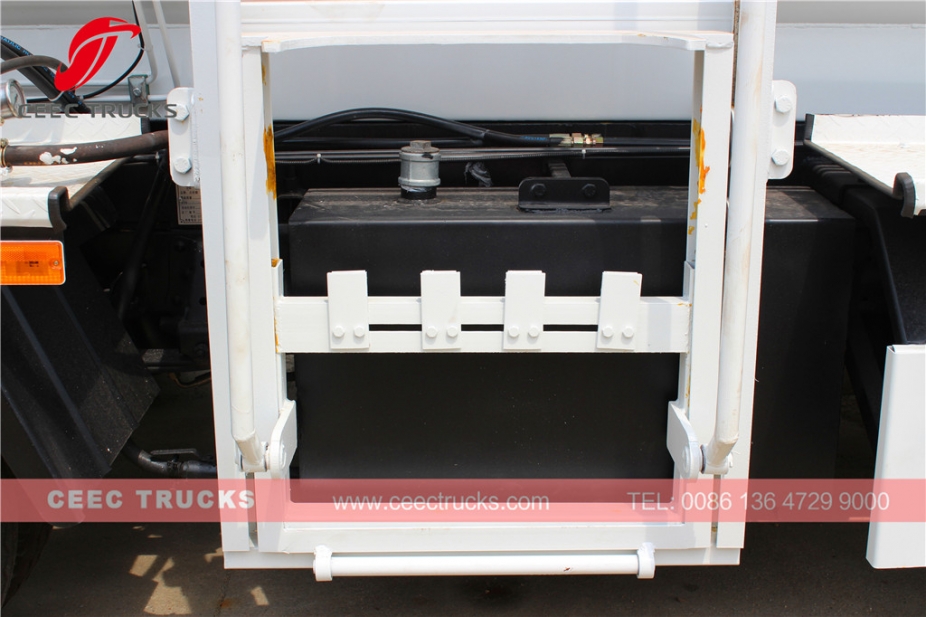 ISUZU 4.000L keukenafvaltankwagen