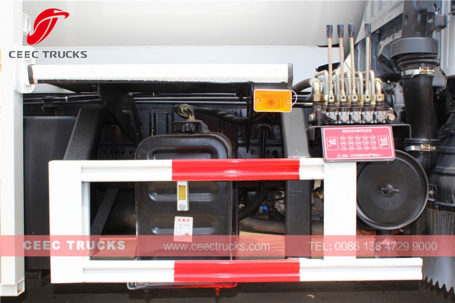 ISUZU 4.000L keukenafvaltankwagen