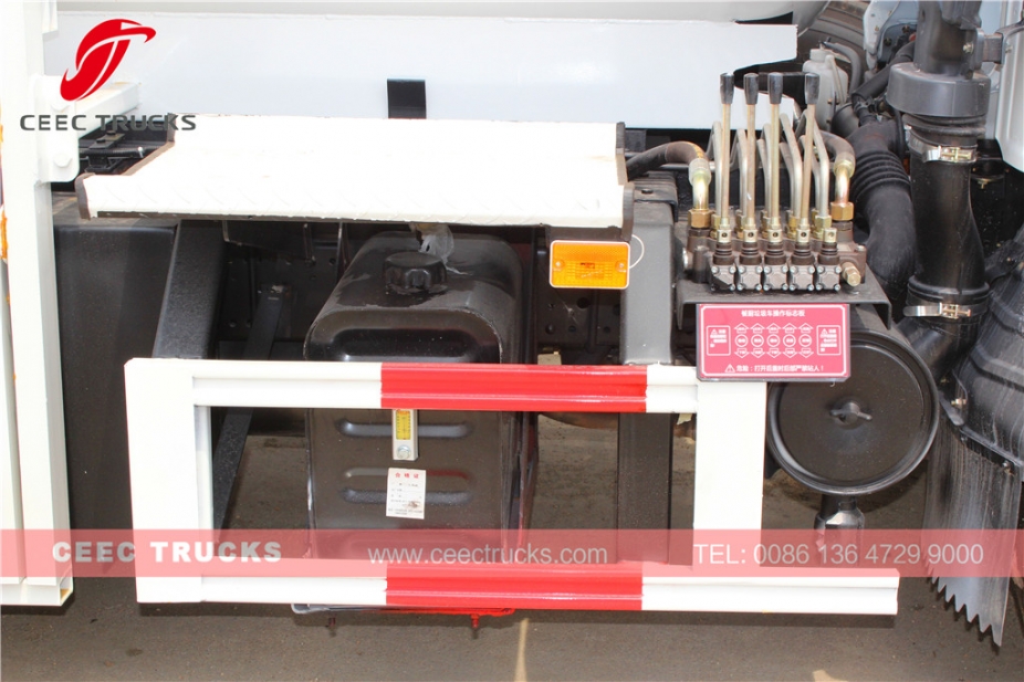 ISUZU 4.000L keukenafvaltankwagen