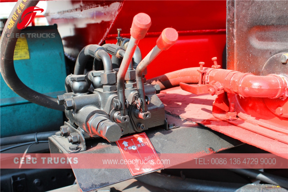Dongfeng 10.000L septictank leegmaker