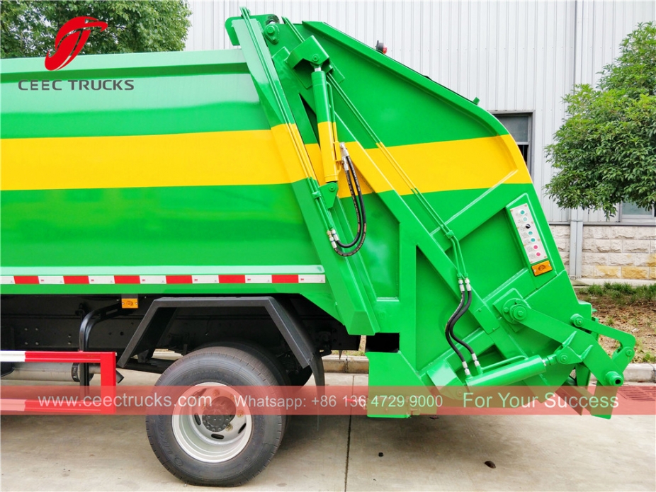 HOWO 8cbm RHD afvalperswagen