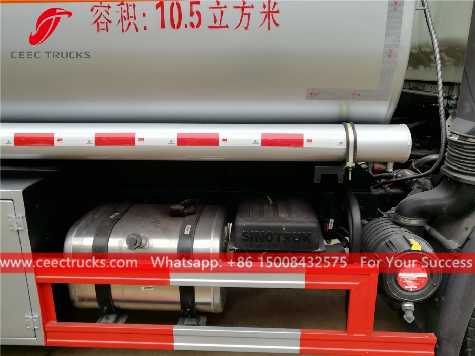 10.5CBM HOWO brandstoftanker
