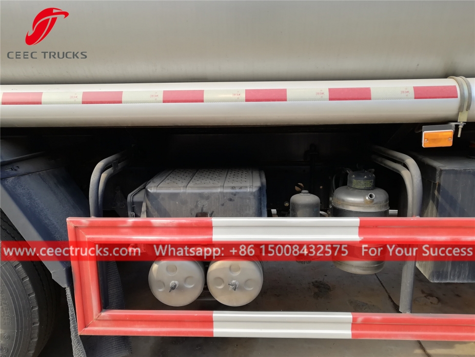 25.500L brandstoftanker FAW