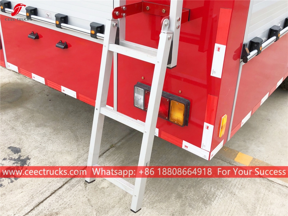 ISUZU 12CBM Water-schuim bluswagen