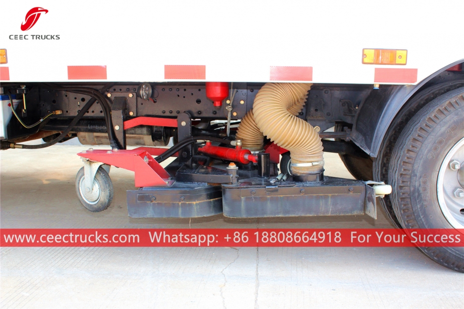 ISUZU 5CBM Wegveegmachine