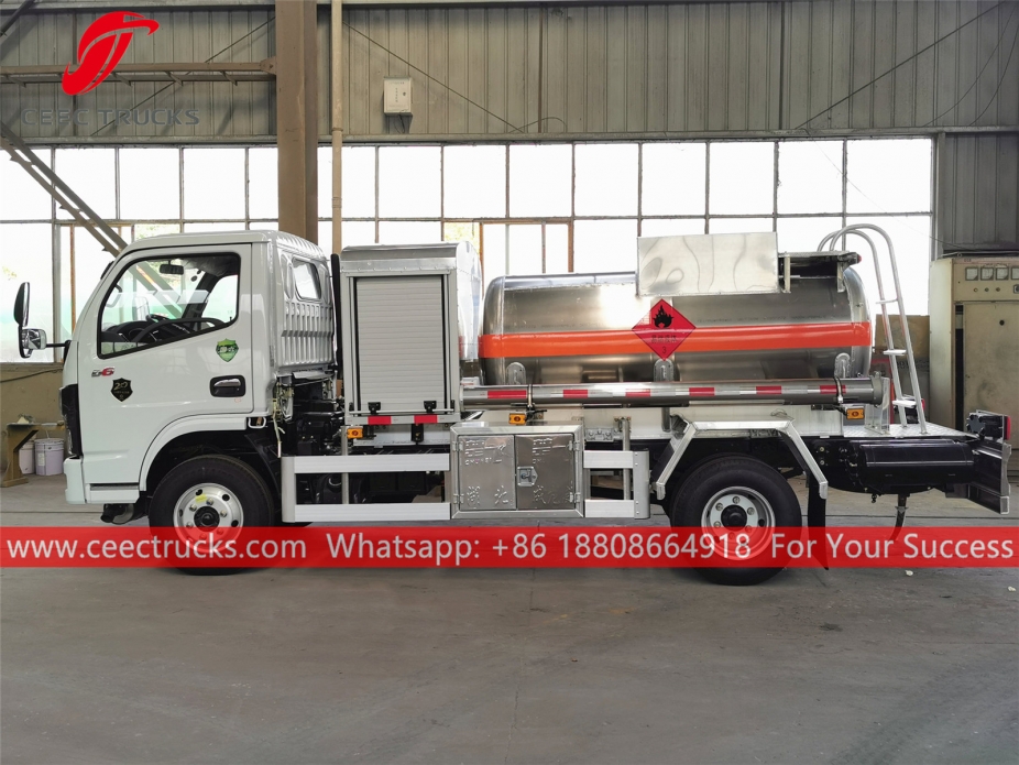 2CBM Tankwagen Dongfeng