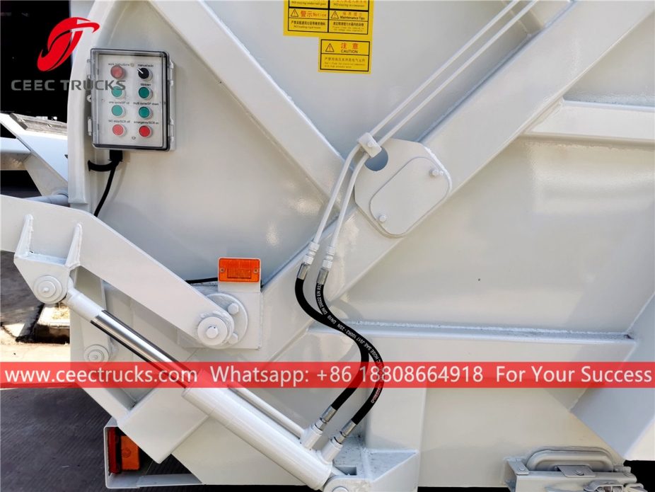 Dongfeng 6*4 RHD Afvalperswagen