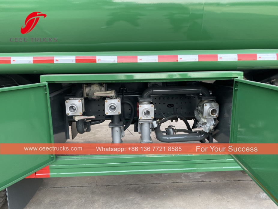 SINOTRUK 8x4 30CBM Tankwagen