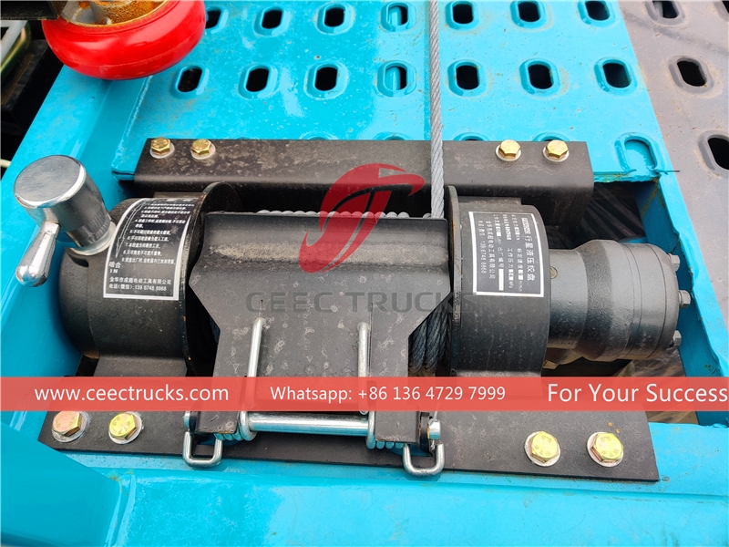 ISUZU 100P pechhulpwagen