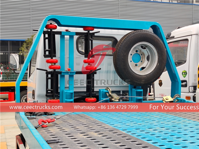 ISUZU 100P pechhulpwagen