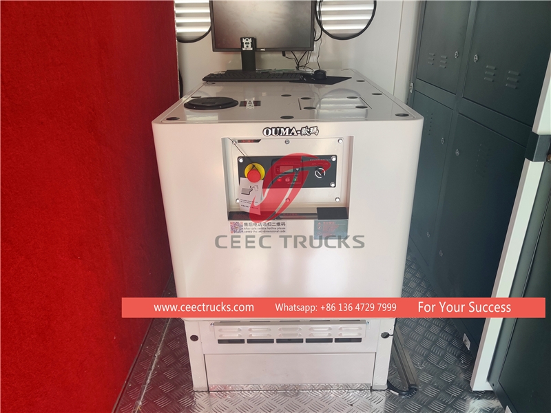 ISUZU 100P 4*2 aangedreven mobiel podiumwagen