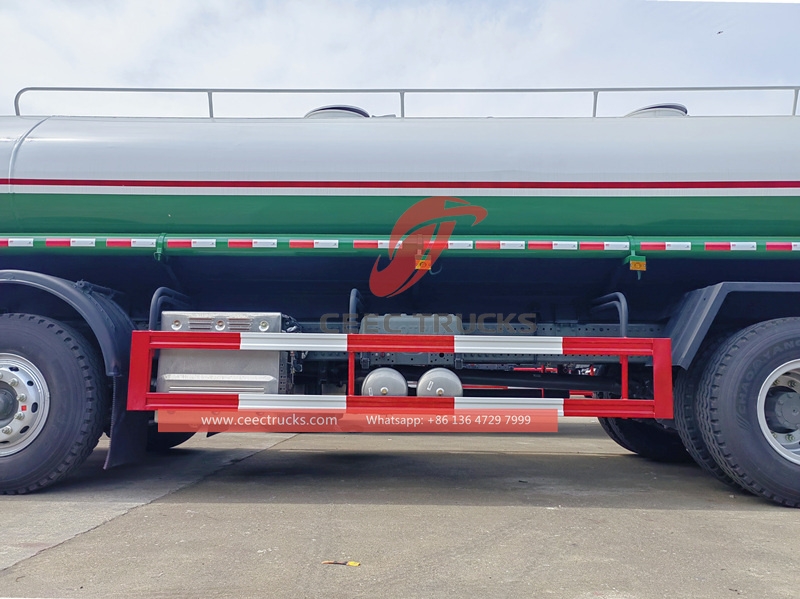 Howo 8x4 25.000 liter watertransport tankwagens