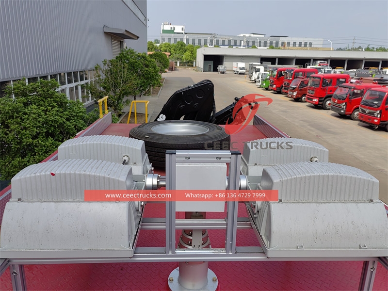 Howo brandweer reddingsvoertuig met 5 ton kraan en 12m noodverlichting