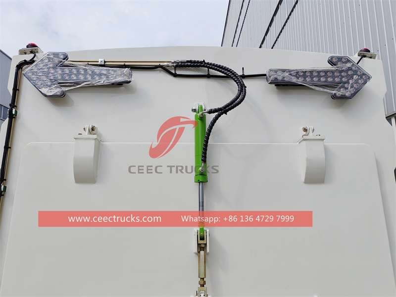 Howo street road sweeping truck  with factory direct sale