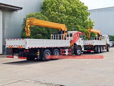 HOWO heavy-duty 371hp truck with 20 tons crane