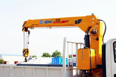 Isuzu NPR 190hp truck with 3 tons telescopic crane