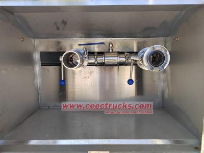 Isuzu ELF 4x4 potable water truck