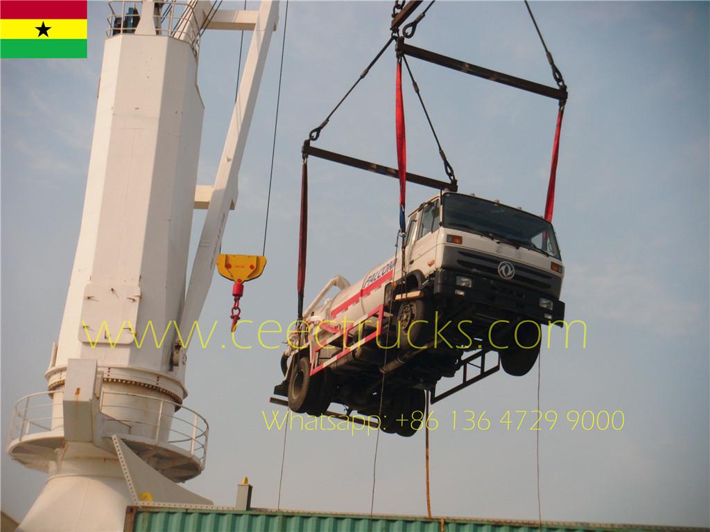 Klant uit Ghana koopt 2 Dongfeng 8 CBM beerput-leegmachine